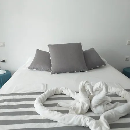 Kapahi Seaview Hotel Apartments Potos Room photo